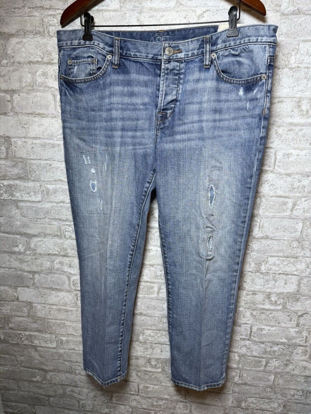 Ann Taylor LOFT Boyfriend Button Fly Distressed Blue Jeans Women’s 31 /12 Crop